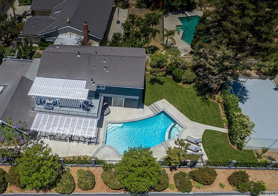 1st image of 19611 Anadale Dr