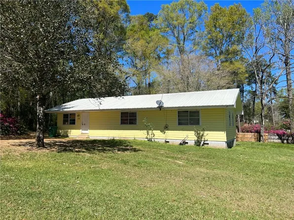 136 S 3rd St, Greensburg, LA 70441