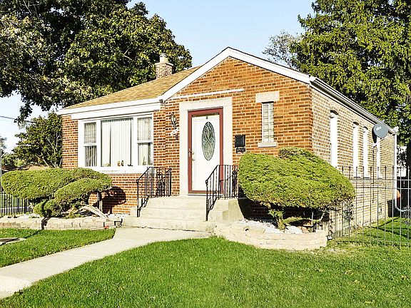 2nd image of 9701 S Woodlawn Ave