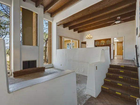 136 Ridgecrest Dr, Santa Fe, NM 87505