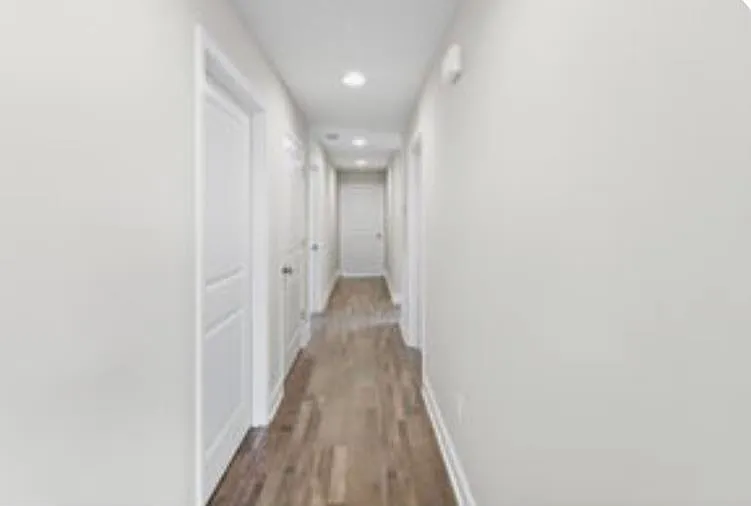 4 bed, 1609 sqft, $2,400 — Photo 3
