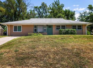 1504 Hartford Rd, Manhattan, KS 66502