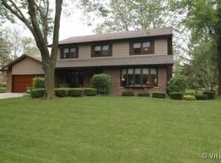 909 Jeremy Ln, Libertyville, IL 60048