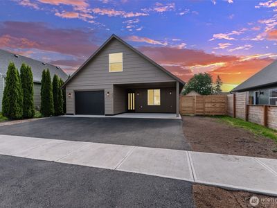 906 S 5th Avenue, Kelso, WA, 98626