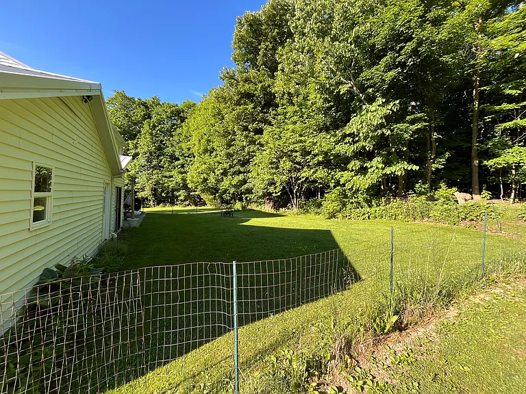 156 Sheffield Rd — Photo 4