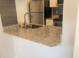 927 Riverside Dr APT 320, Pompano Beach, FL 33071