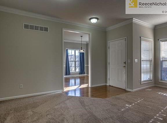 5th image of 15568 Floyd St