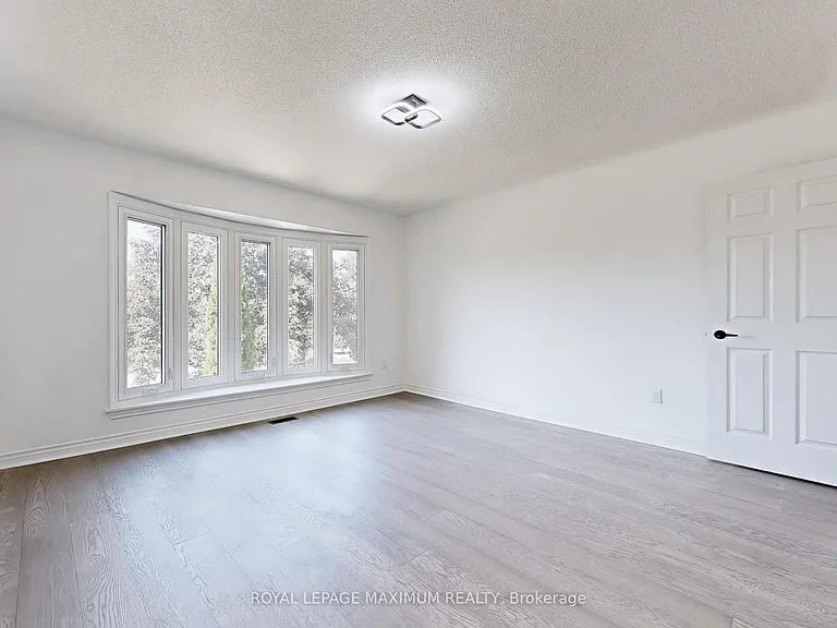 22A Waltham Cres — Photo 32