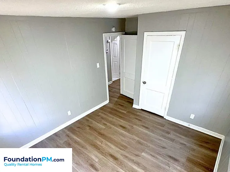 1748 Benning St — Photo 10