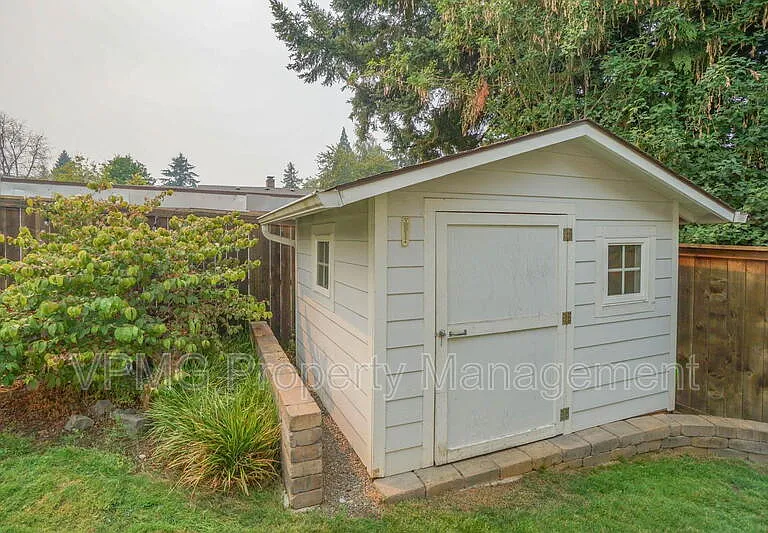 1204 NE 89th Ave — Photo 39