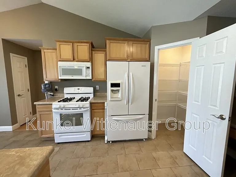 714 Wheatfield Rd — Photo 8