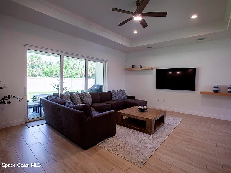 4305 Negal Cir — Photo 7