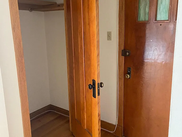 552 W Roscoe St #2B — Photo 3