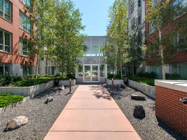 63 N Inglewood Park SE #512, Calgary, AB T2G 1B7