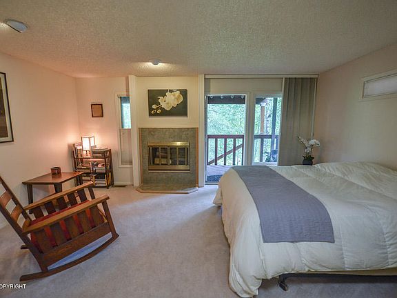 4th image of 2523 La Honda Dr