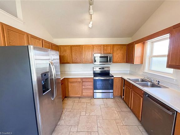 4th image of 177 Swicegood Farms Ln