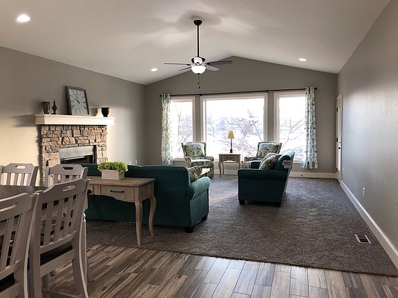 5th image of 408 Redbud Ln