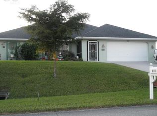 2000 NE 14th Pl, Cape Coral, FL 33909