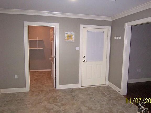 4th image of 120 Ellington Dr