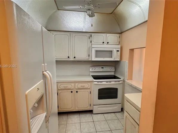 8400 Sunrise Lakes Blvd APT 306, Sunrise, FL 33322