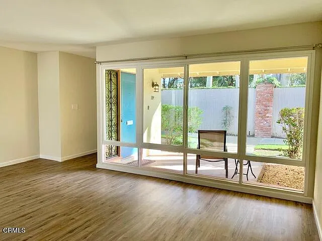 109 E Channel Islands Blvd — Photo 3