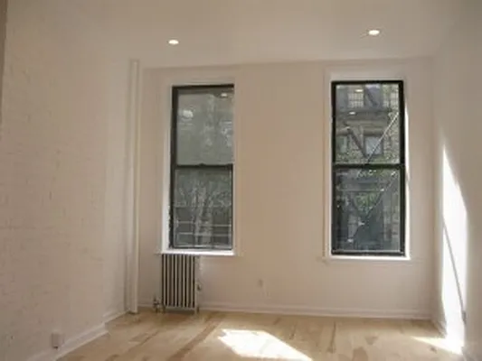 Rented by Tower Brokerage | media 33