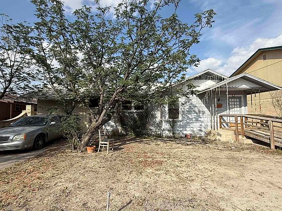 2nd image of 1105 Avenue B