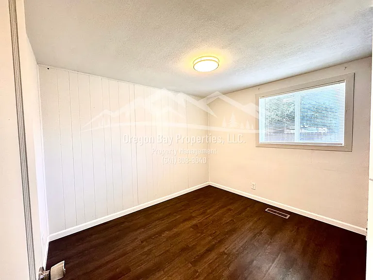 270 S Morrison St — Photo 13