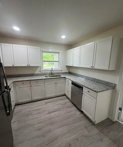 5700 Eastwood Dr — Photo 5