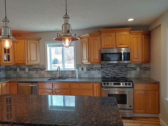 2nd image of 25 Ferry St