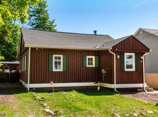 5 Sewell Rd W, Hewitt, NJ 07421