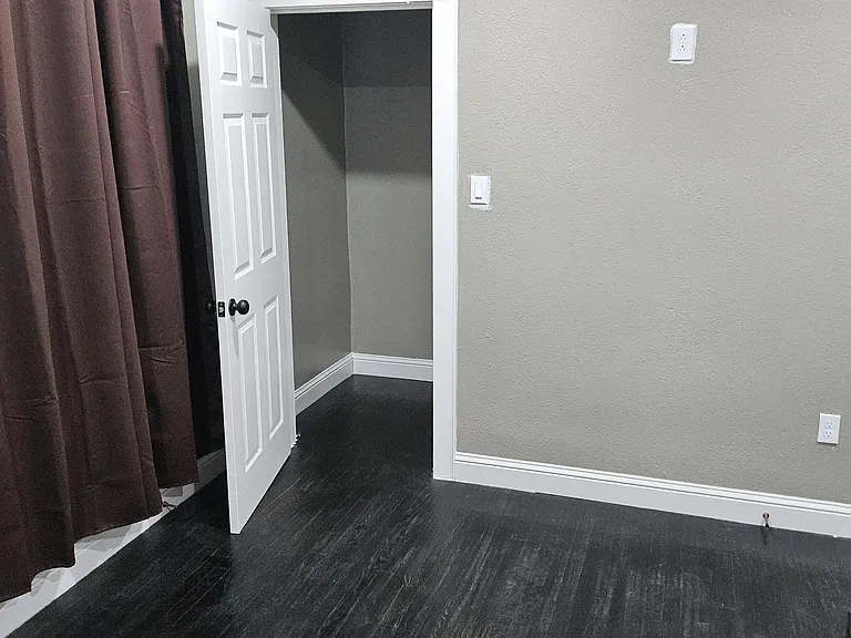 1822 Stella Ave — Photo 44