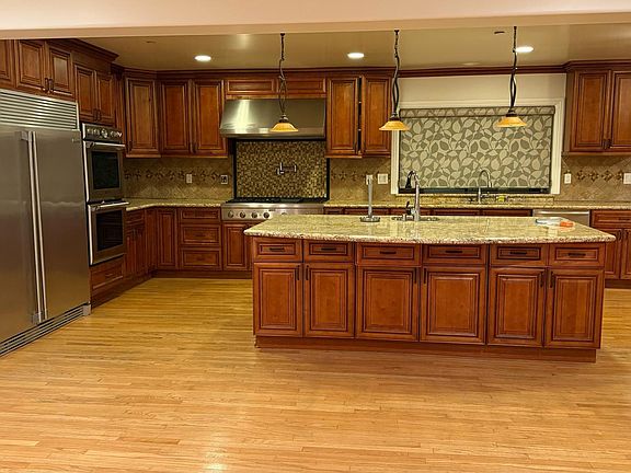 2nd image of 1765 Vista Del Valle Dr