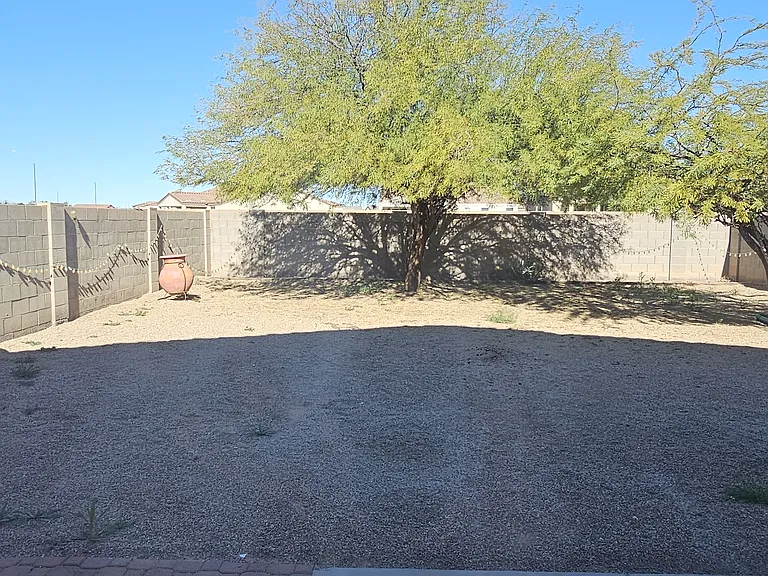 1422 E Avenida Isabela — Photo 14
