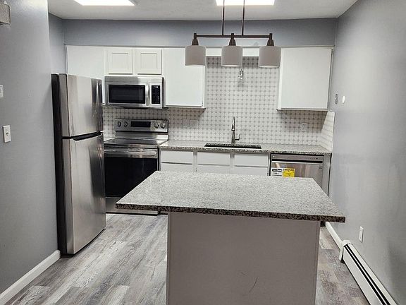 4th image of 7421 West Blvd #2