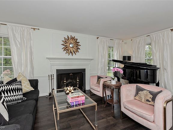 4th image of 32960 Creekside Dr