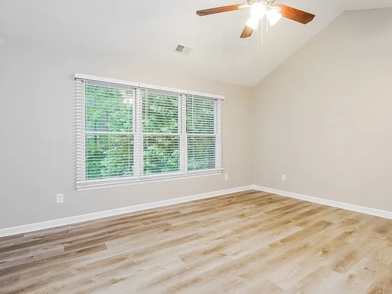 919 Beddingfield Dr — Photo 12