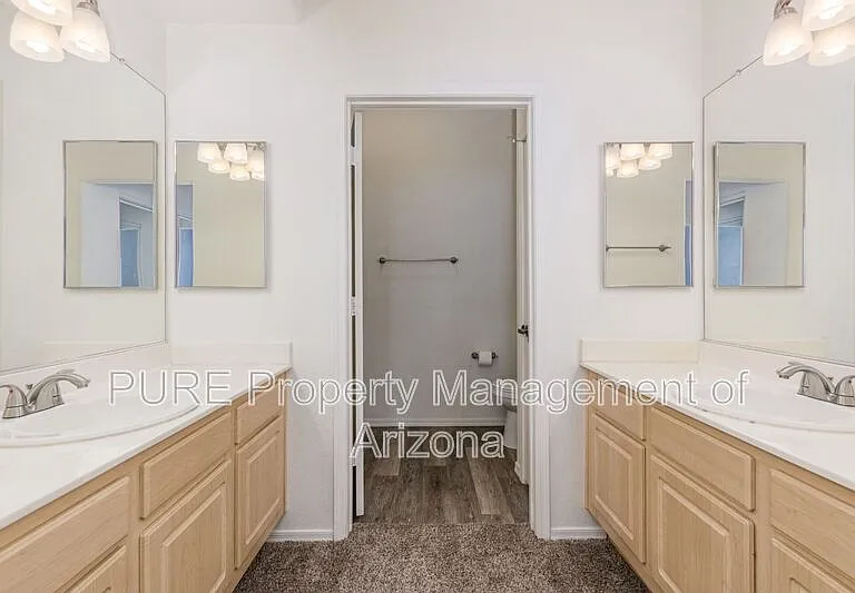 420 W 1st St #321 — Photo 16