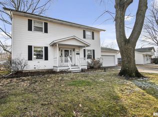 2230 Lynnhaven Dr, Springfield, IL 62704