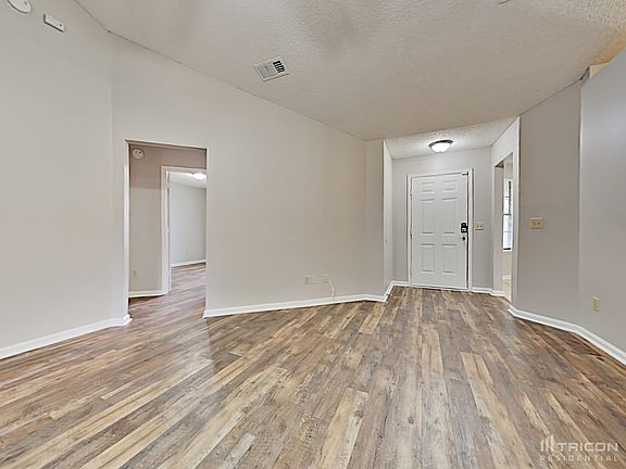 3rd image of 3199 Amys Ct
