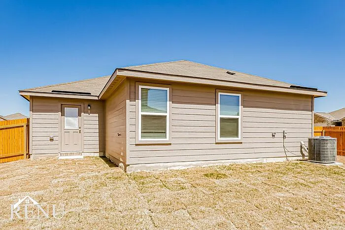305 Silvercrest Ln — Photo 17