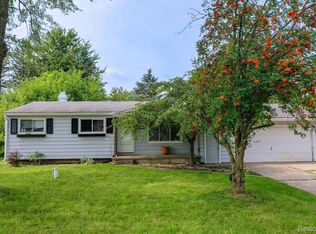 1442 Lasalle Ave, Burton, MI 48509