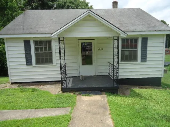 1042 Graves St, Martinsville, VA 24112