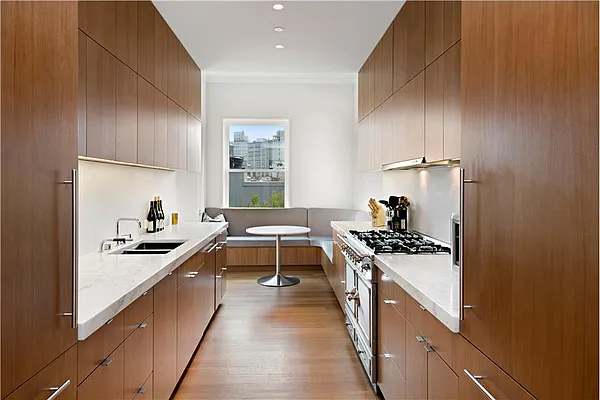 Sold by GARG Real Estate | media 15