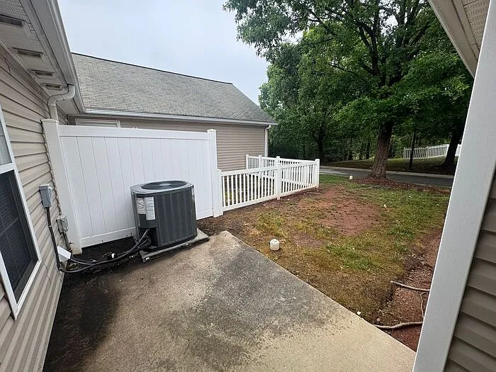11240 Centway Park Dr — Photo 21