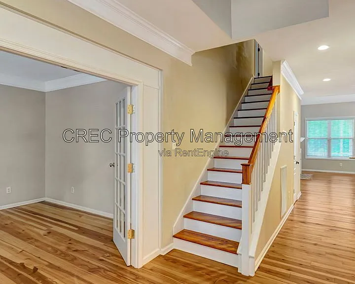1071 Barfield St — Photo 10