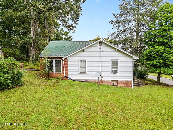 5th image of 5029 NW Woodglen Dr