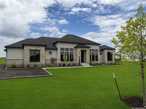 2439 County Road 4713, LaCoste, TX 78039