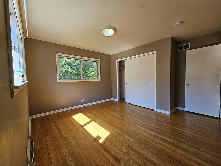 9924 Crawford Ave — Photo 15