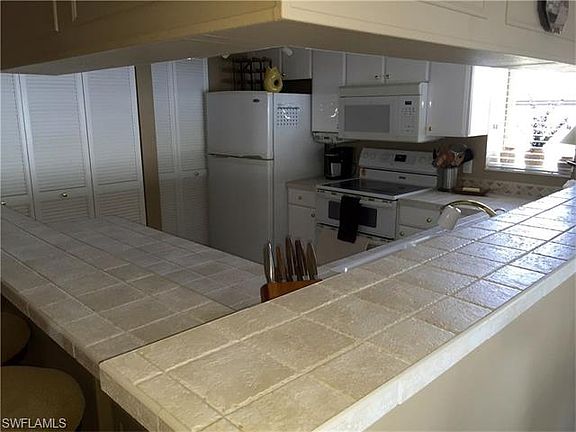 5th image of 3350 N Key Dr #211